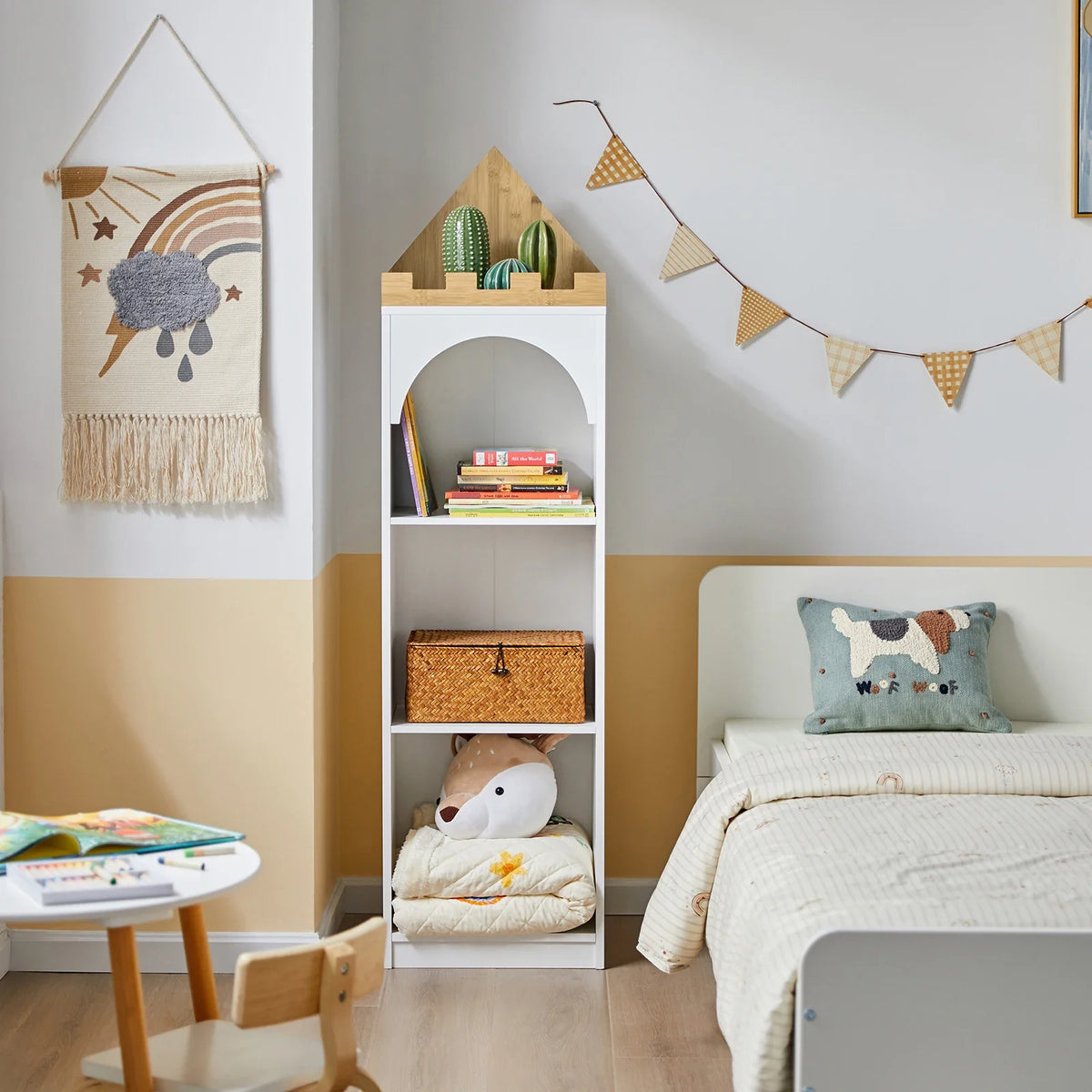 Bibliothèque enfant tour de château